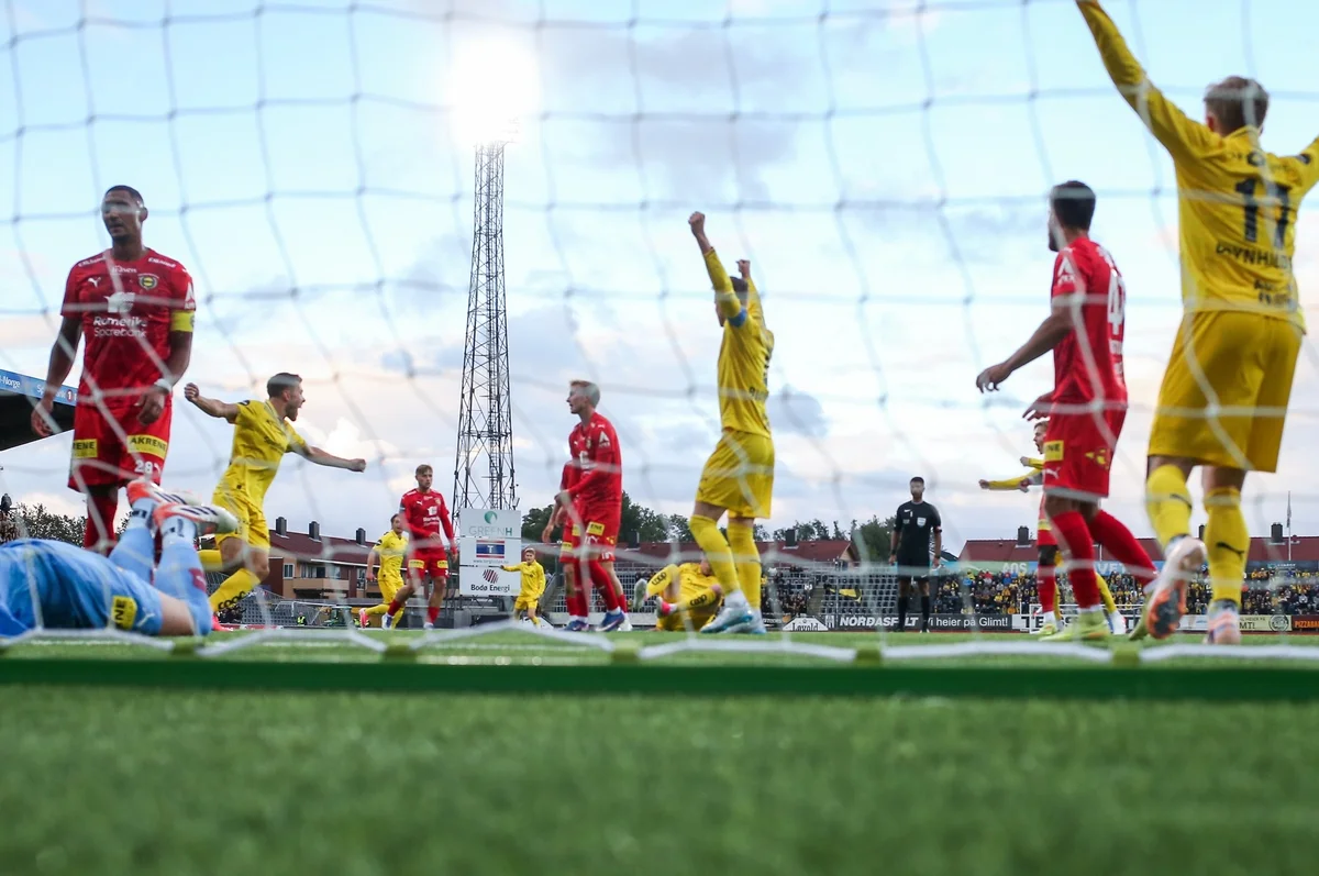 Scoring. Hele laget løper.