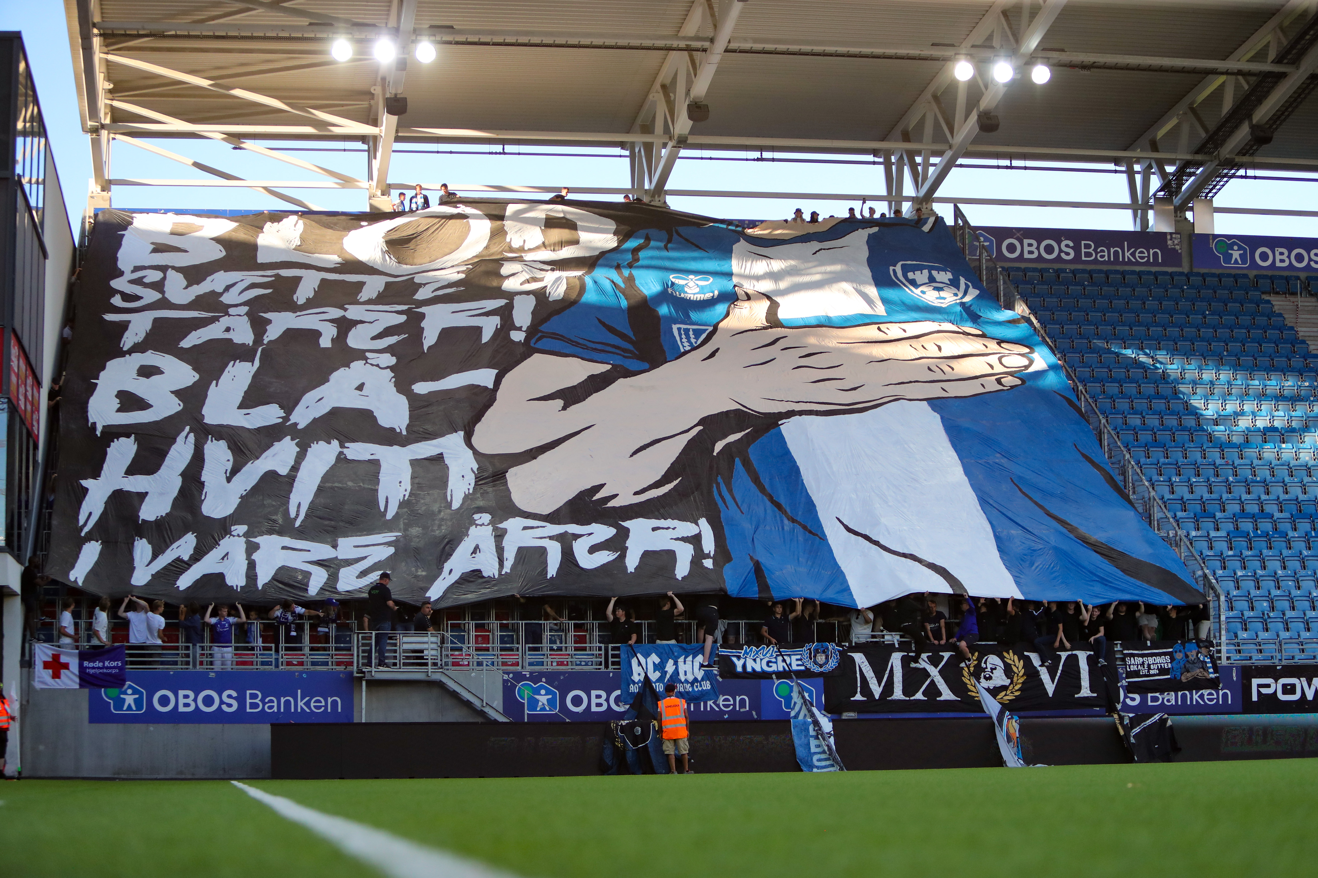 Stor supporter-tifo på stadion