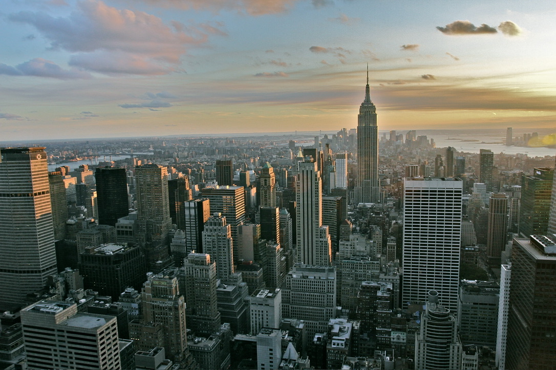 New York skyline med Empire State Building i solnedgang